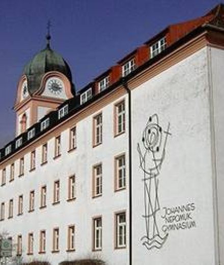 Schulgebäude des Gymnasiums Rohr